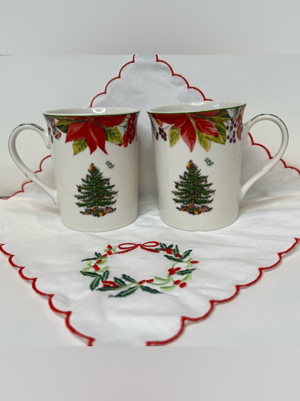 Spode Holiday Mugs with Christmas Tree Poinsettia set of two 12oz Discontinued